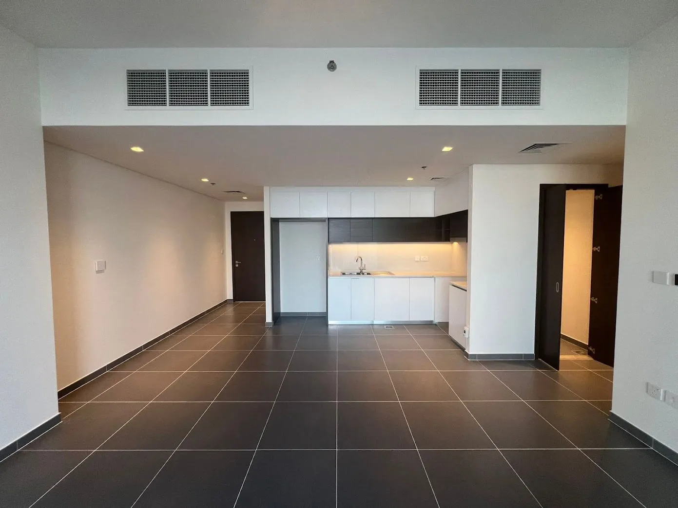 2-х спальные апартаменты в Creek Edge Tower 1