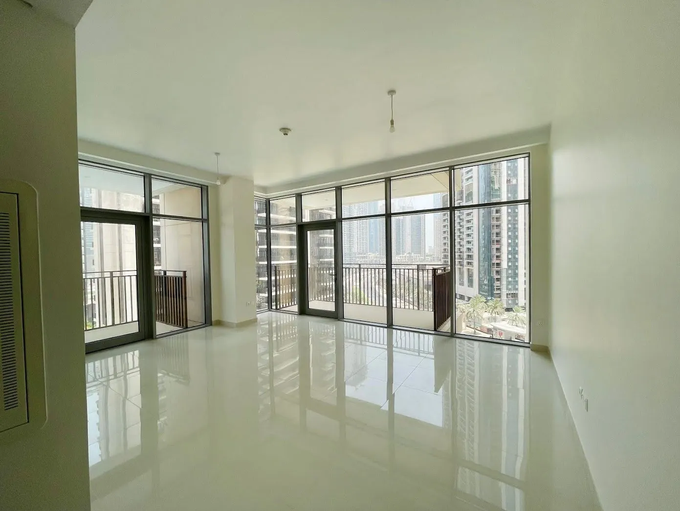 2-х спальные апартаменты в BLVD Crescent Tower 2