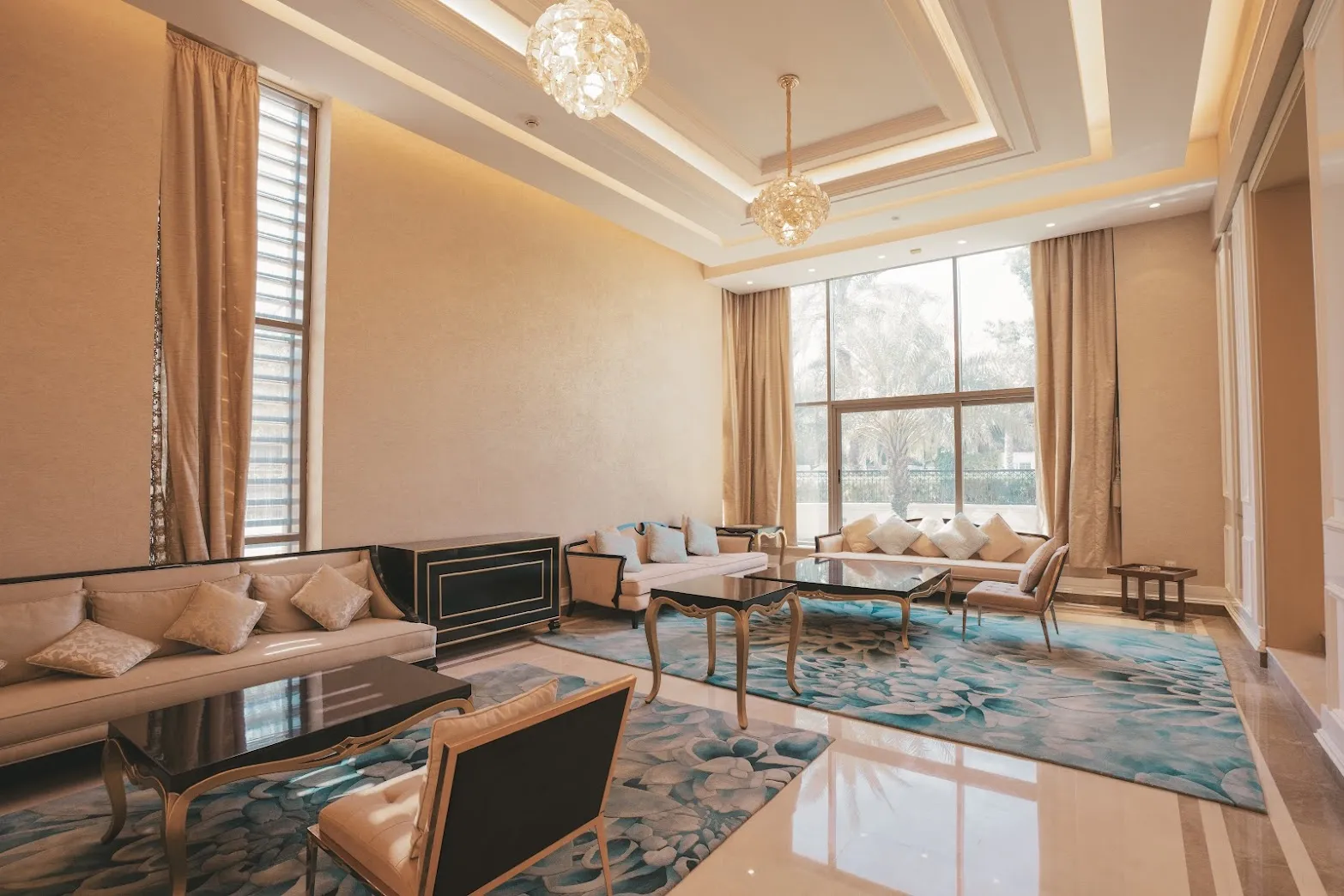 6-спальная вилла в Emirates Hills