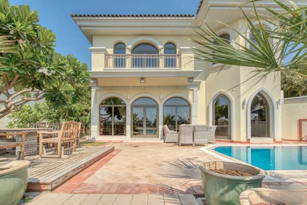 4-х спальная вилла в Garden Homes