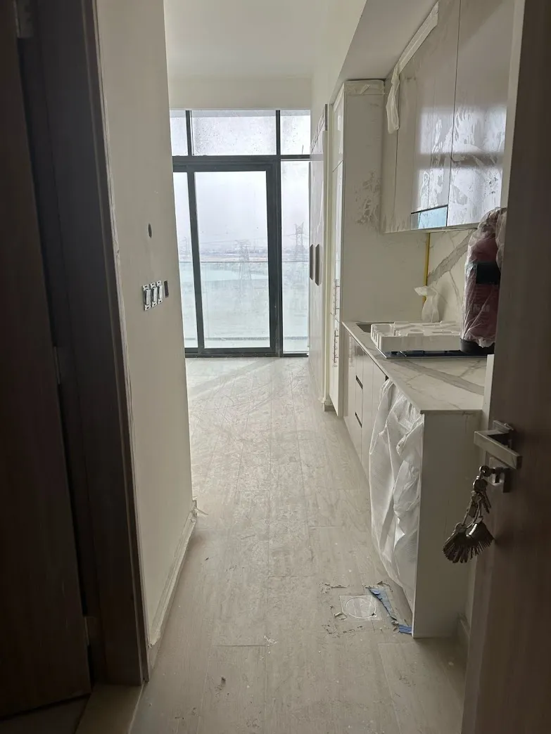 Студия в Azizi Riviera