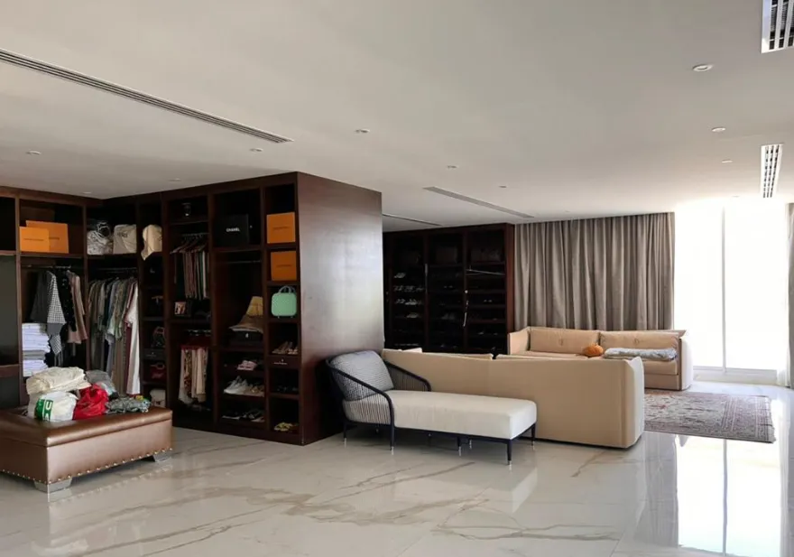 6-спальная вилла в Emirates Hills Sector H