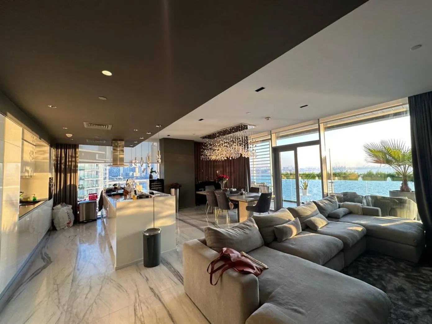 4-х спальные апартаменты в Bluewaters Island Building 1