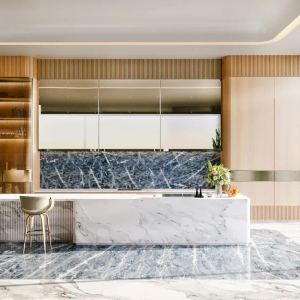 3-х спальные апартаменты с бассейном в Bugatti Residences