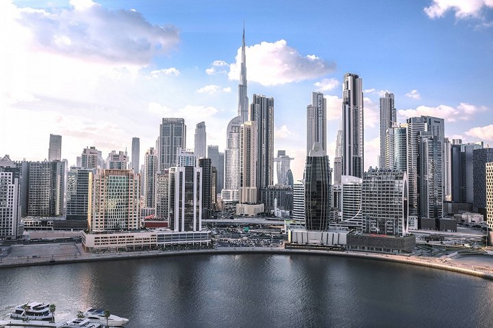 Dubai-real-estate-sales-in-February.jpg
