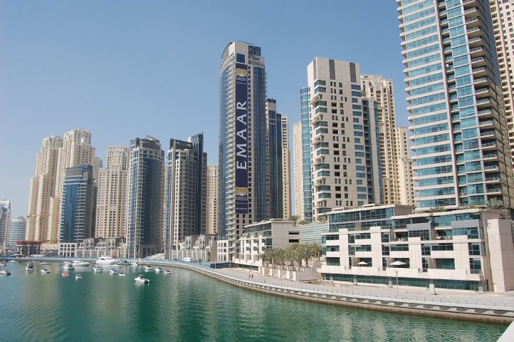 Dubai-Marina-apartment-apartments-villa-villas-real-estate-2.jpg